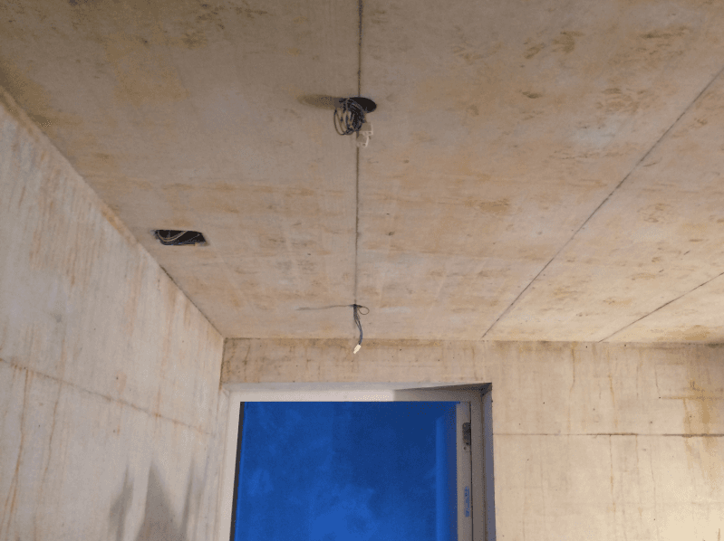 Betonreinigung Rost & Kalkentfernung vorher